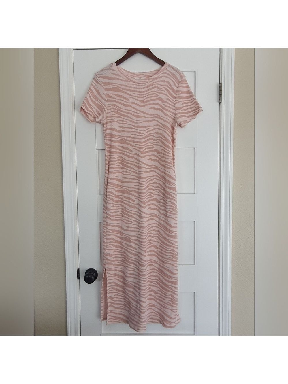 Daily Practice Anthropologie Pink Zebra Waffle Knit Maxi Dress Short Sleeves